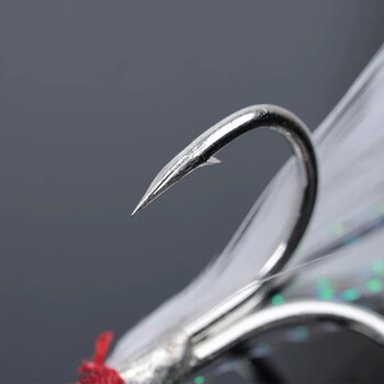 OUTKIT 10 τεμ. Lure Treble Hooks 4X Strength with Feather Tackle Fishing Hook Stronger Carbon Steel Barbed Fishhooks Pesca