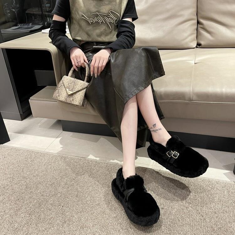 Rudens un ziemas ādas apavi sievietēm, 2024. gada jaunas universālas biezas zoles cepures tipa apavi, interneta slavenības plus samta kokvilnas kurpes