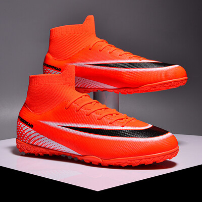 Pilnīgi jauni vīriešu futbola apavi Profesionāli ērti Futsal Grass Augstas kvalitātes treniņi Sporta Futbola Zābaki Īpaši viegli