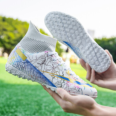 Pilnīgi jauni vīriešu futbola apavi Profesionāli ērti Futsal Grass Augstas kvalitātes treniņi Sporta Futbola Zābaki Īpaši viegli