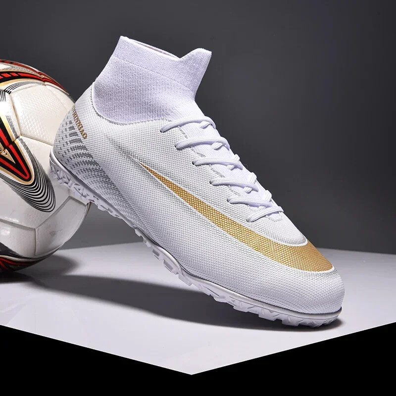 Pilnīgi jauni vīriešu futbola apavi Profesionāli ērti Futsal Grass Augstas kvalitātes treniņi Sporta Futbola Zābaki Īpaši viegli