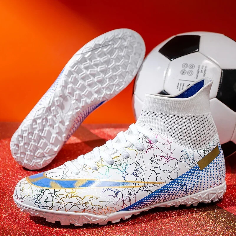 Pilnīgi jauni vīriešu futbola apavi Profesionāli ērti Futsal Grass Augstas kvalitātes treniņi Sporta Futbola Zābaki Īpaši viegli