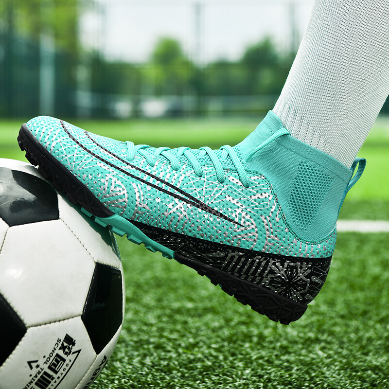 Jauni vīriešu futbola apavi Turf Futsal elpojoši futbola zābaki, skavas āra iekštelpu treniņi Neslīdoši īpaši vieglie īpaši vieglie sporta veidi