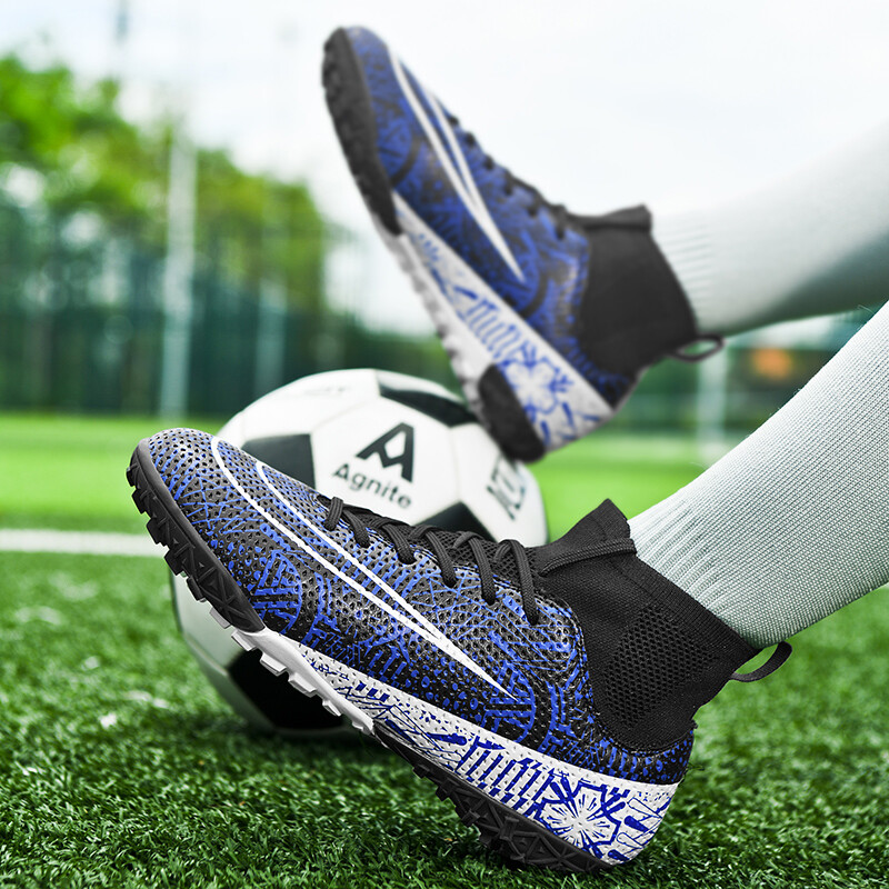 Jauni vīriešu futbola apavi Turf Futsal elpojoši futbola zābaki, skavas āra iekštelpu treniņi Neslīdoši īpaši vieglie īpaši vieglie sporta veidi