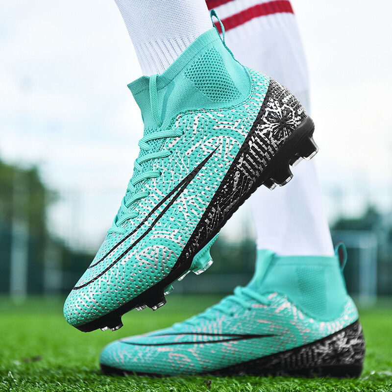 Jauni vīriešu futbola apavi Turf Futsal elpojoši futbola zābaki, skavas āra iekštelpu treniņi Neslīdoši īpaši vieglie īpaši vieglie sporta veidi