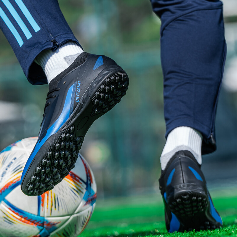 Vīriešu profesionālie oriģinālie sporta apavi Futbola apavi iekštelpu treniņiem Futbola zābaki āra biedrībā, ātrie futbola apavi