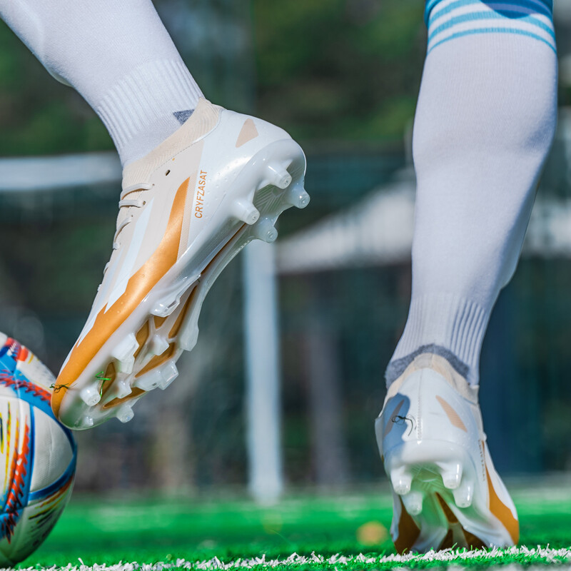 Vīriešu profesionālie oriģinālie sporta apavi Futbola apavi iekštelpu treniņiem Futbola zābaki āra biedrībā, ātrie futbola apavi