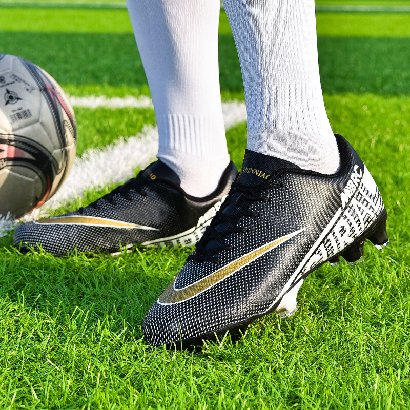 Nauji vyriški futbolo bateliai žemi vyriški futbolo batai FG/TF pado lauko komandinio sporto treniruočių avalynė kvėpuojanti ir patogi