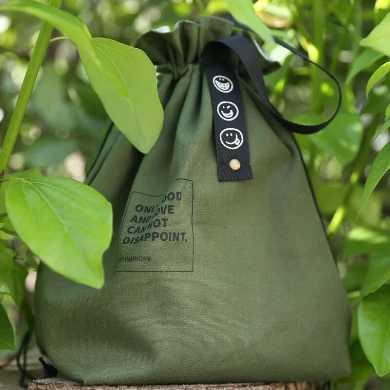 Lihtne pingutuspael, isoleeritud söögikott, nöörihoidja, lõuend.