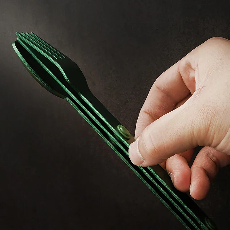 Pārnēsājami kempinga piederumi 3 gab. Kempinga piederumu komplekts Savienojums Magnētiskais nazis, Dakša, Karote piederumi Ceļojumu pārnēsāšanas komplekta daļas