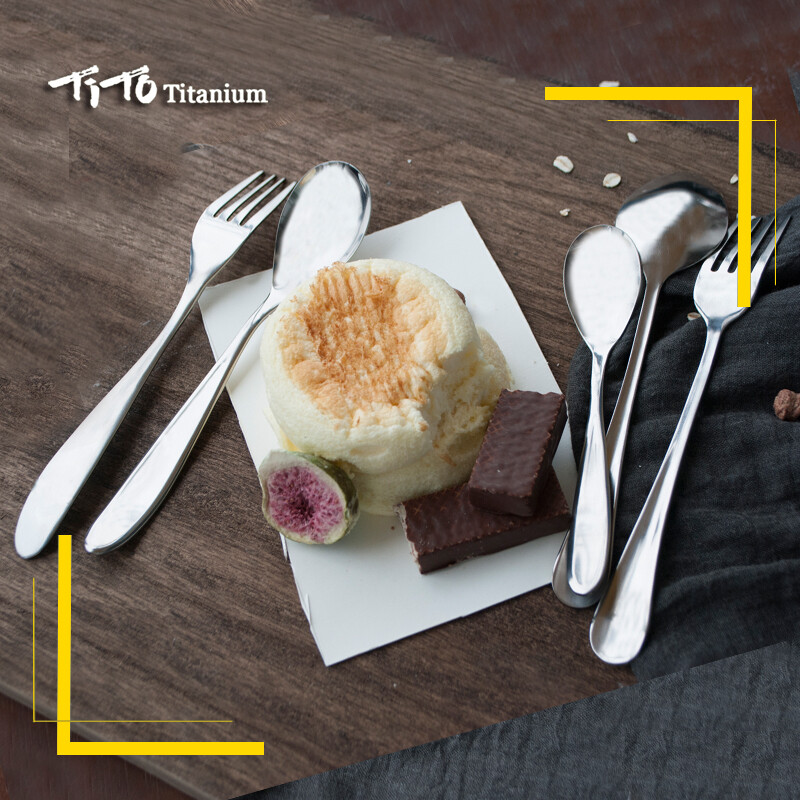 TiTo Titanium Spork and Spoon Itin lengvi ir patvarūs stalo įrankiai, skirti kempinguose ir šeimos iškylai