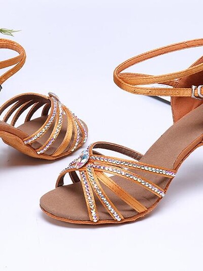 Sieviešu ballīšu deju apavi Satīna mirdzoši rhinestones mīksta dibena latīņu deju apavi Sieviešu salsas deju apavi