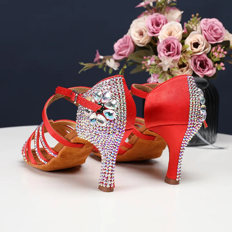 Sieviešu ballīšu deju apavi Satīna mirdzoši rhinestones mīksta dibena latīņu deju apavi Sieviešu salsas deju apavi