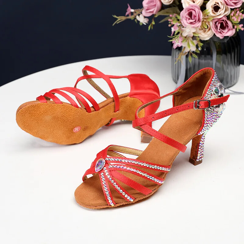 Sieviešu ballīšu deju apavi Satīna mirdzoši rhinestones mīksta dibena latīņu deju apavi Sieviešu salsas deju apavi