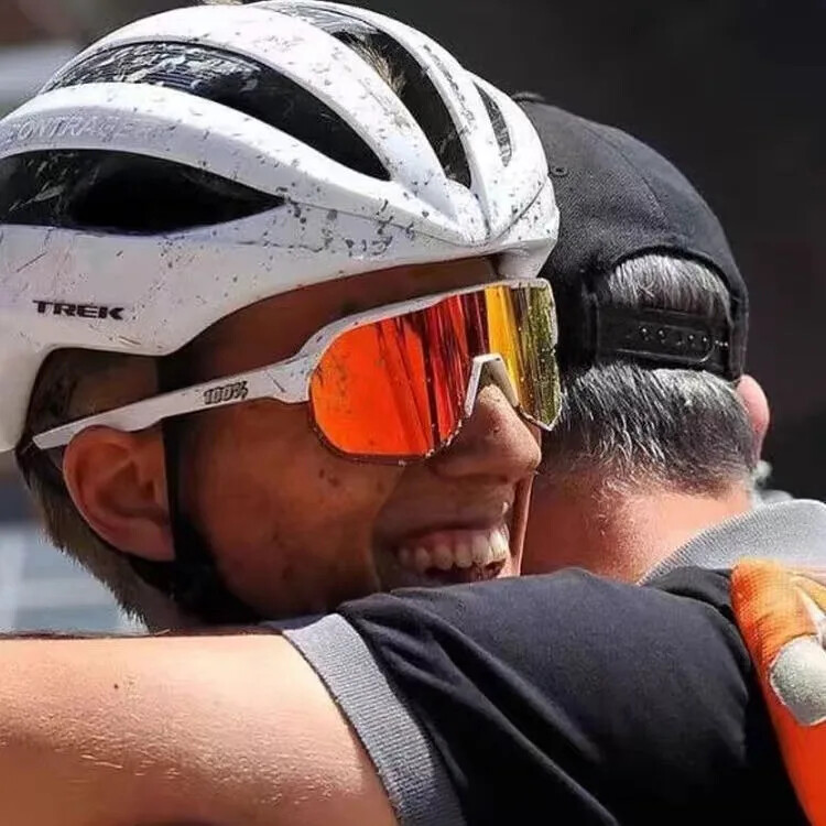 Drumeții în aer liber Alpinism Ochelari de sport Bărbați Femei Ciclism Rezistenta la vânt Rezistent la nisip Ochelari de soare polarizați colorați Comerț cu ridicata Disponibil