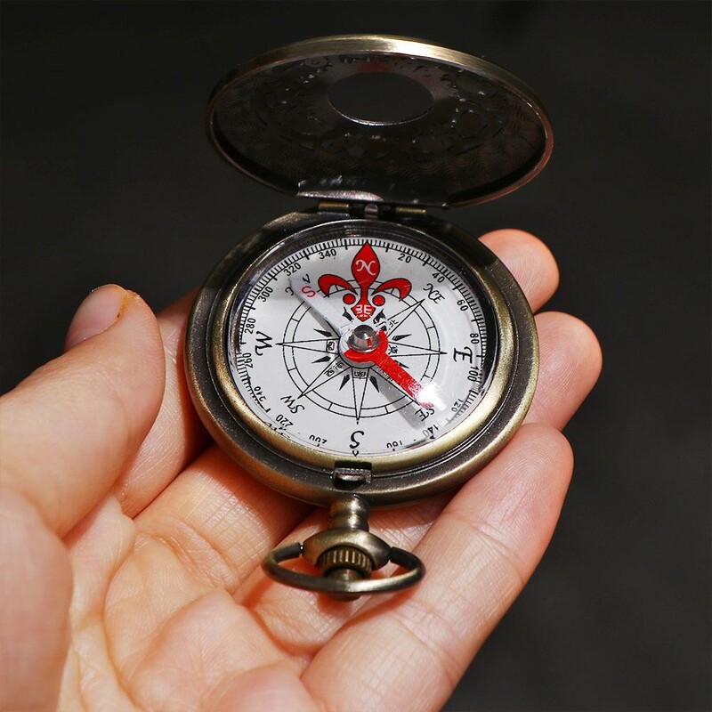 Busolă de buzunar vintage din bronz Design de ceas de buzunar pentru drumeții în aer liber Navigație busolă portabilă din metal