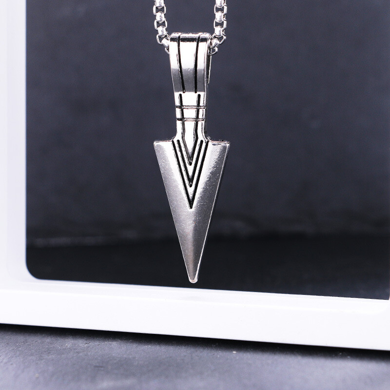 Titaanist terasest hiphop-disko kaelakee, mood meeste ja naiste universaalne ööklubi ripats, isikupärastatud Jaapani ja Korea tänavatants Interneti-kuulsuste rõivamanused