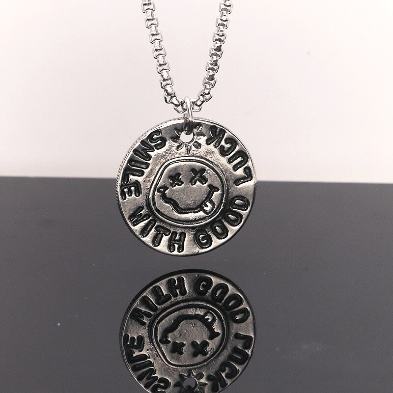 Titaanist terasest hiphop-disko kaelakee, mood meeste ja naiste universaalne ööklubi ripats, isikupärastatud Jaapani ja Korea tänavatants Interneti-kuulsuste rõivamanused