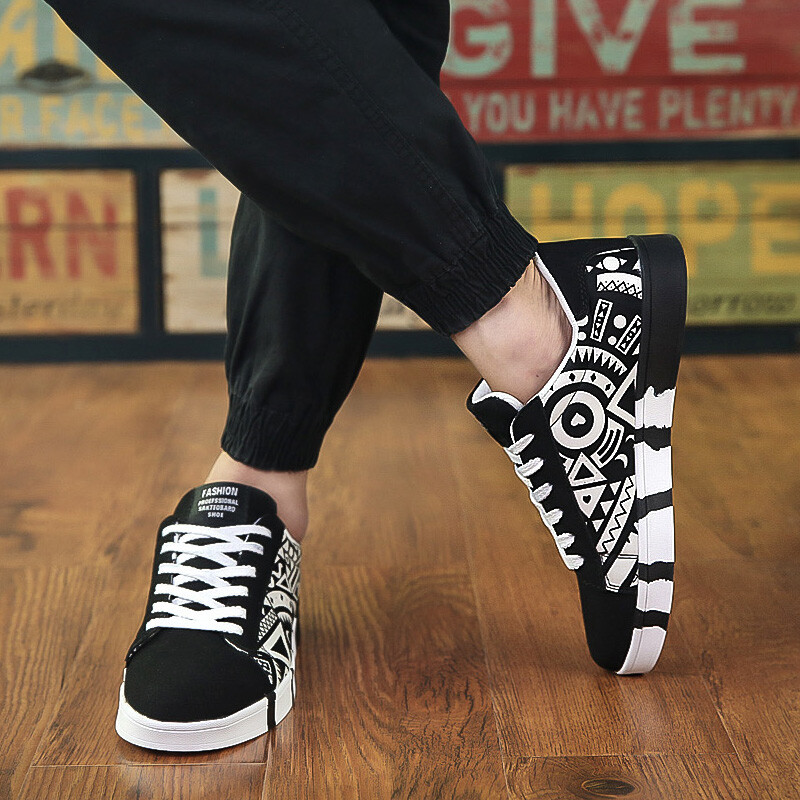 Originaalsed Graffiti lõuendiga tossud Meeste Moedisain vabaajaprint Meeste rulakingad Madala lõikega hingavad meeste spordijalatsid