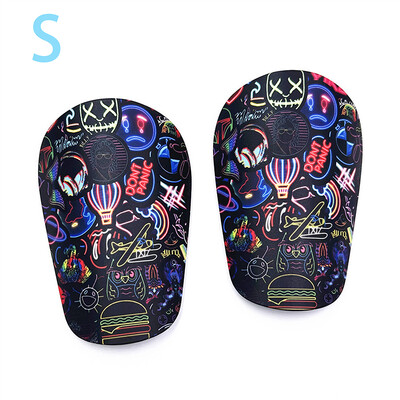 1 чифта EVA гъба Малки мини подложки за пищяла Устойчиви на износване абсорбиращи удари Футболни протектори за крака Футболни тренировъчни предпазители за пищяли