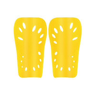 1 чифт футболни подложки за пищяли Пластмасови футболни предпазители Протектор за крака за деца Възрастни Защитна екипировка Дишащ предпазител за пищяли 6 цвята