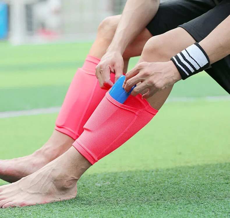 Футбол Футболен предпазител за пищяла Възрастни тийнейджърски чорапи Подложка Професионални щитове Клинове Shinguards Ръкави Защитна екипировка