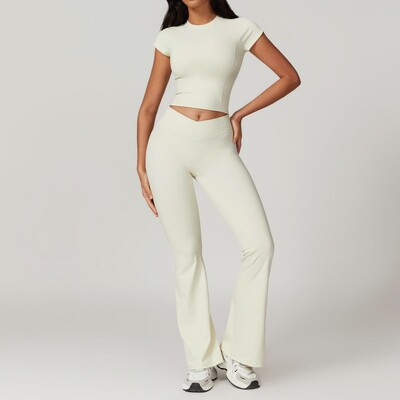 Спортен йога комплект с къс ръкав от две части Екипировка Фитнес комплект за фитнес Тренировъчно облекло за жени Разкроени клинове Спортно облекло Дамски анцуг