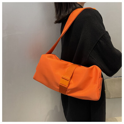 QUESHARK Dámska ležérna jednofarebná oxfordská látková crossbody taška do posilňovne, športová veterná veľkokapacitná fitness taška, taška na hrianky