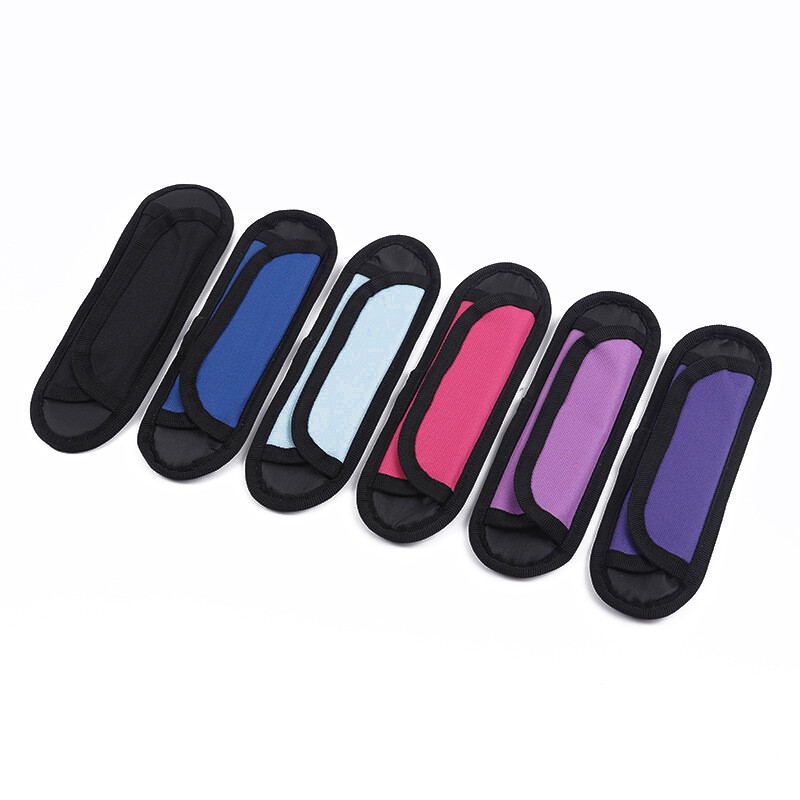 1 ks odolná oxfordská látka, otvárací ramenný popruh, náhradná podložka na opasok pre cestovnú počítačovú tašku, príslušenstvo