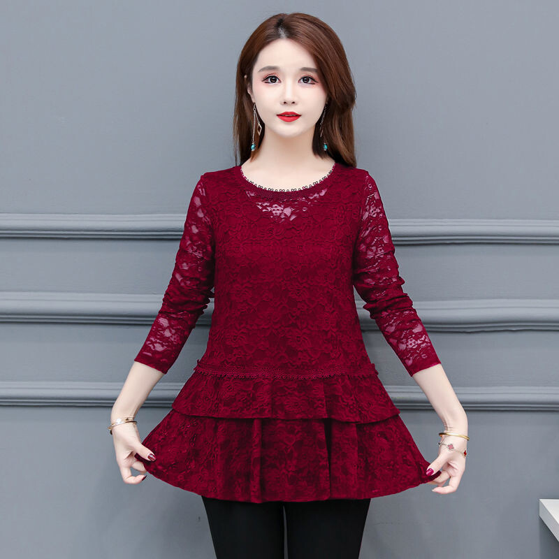 Дантелена горна риза със средна дължина 2024 г., пролет и есен, нови дамски дрехи с големи размери, широки и отслабващи, долна риза в западен стил, която покрива корема