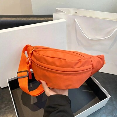 Чанти за гърди за жени Слинг Crossbody Sling Pack Найлонова платнена чанта за кръста за бягане Ежедневна спортна колан с полумесец Форма на кнедли