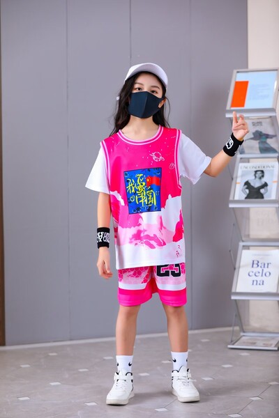 НОВО 24 25 Детско облекло Костюм момче момиче Фенове Баскетболни фланелки 244 Фалшив комплект униформа от две части Тренировъчни тениски и шорти