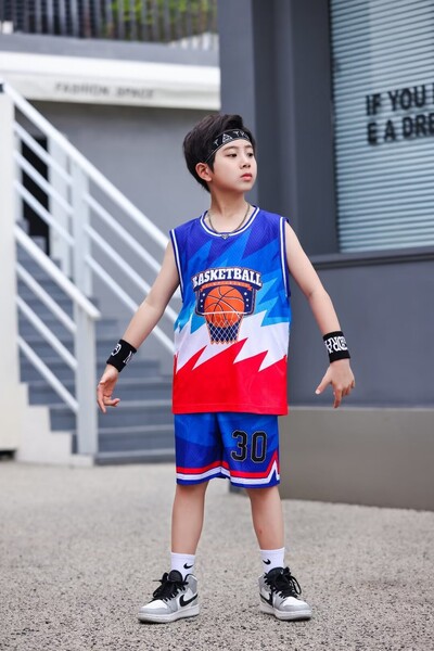 НОВО 24/25 Детско облекло Костюм момче момиче Фенове Баскетболни фланелки 026 игрална екипна униформа тренировъчна жилетка и шорти