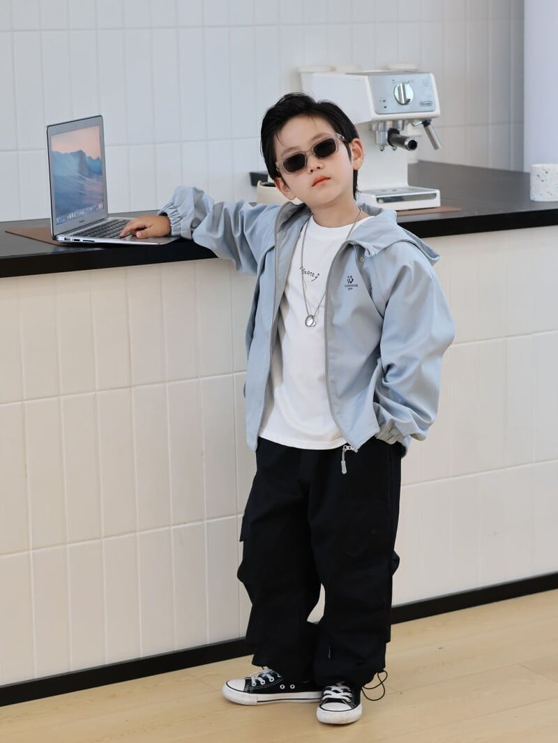 Jesen 2024. Dječja odjeća Nova zgodna jakna za dječake Korejska odjeća Zakrivljena dječja jakna s kapuljačom