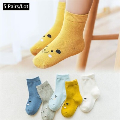 5 pari novih dječjih čarapa Jesen Zima Slova u korejskom ins stilu Čarape za dječake i djevojčice Ležerne udobne dječje sportske čarape