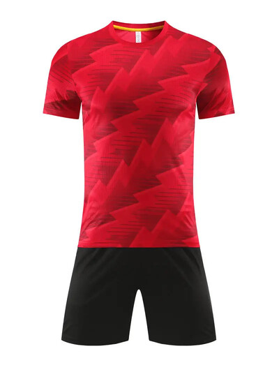 Īsas piedurknes vasaras treniņiem un saskaņojiet elpojošus un ātri žūstošus bērnu futbola komplektus