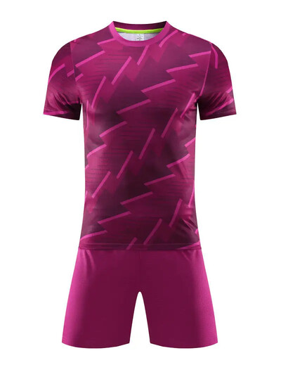 Īsas piedurknes vasaras treniņiem un saskaņojiet elpojošus un ātri žūstošus bērnu futbola komplektus