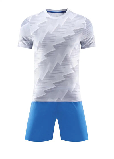 Īsas piedurknes vasaras treniņiem un saskaņojiet elpojošus un ātri žūstošus bērnu futbola komplektus