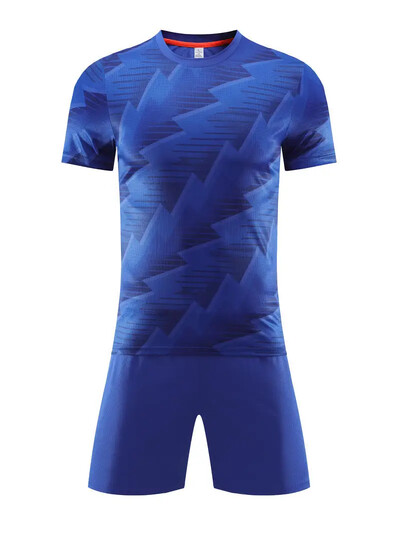 Īsas piedurknes vasaras treniņiem un saskaņojiet elpojošus un ātri žūstošus bērnu futbola komplektus