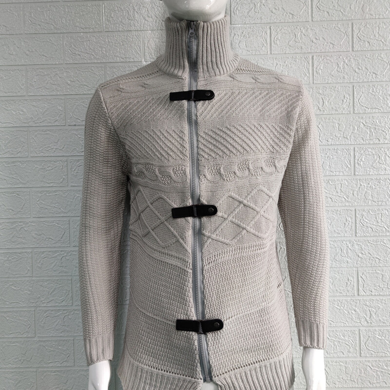 Užsienio prekyba , vyriški drabužiai, ruduo ir žiema 2024 m., naujas drąsus megztinis ilgomis rankovėmis aukšta apykakle, megztinis su sagomis