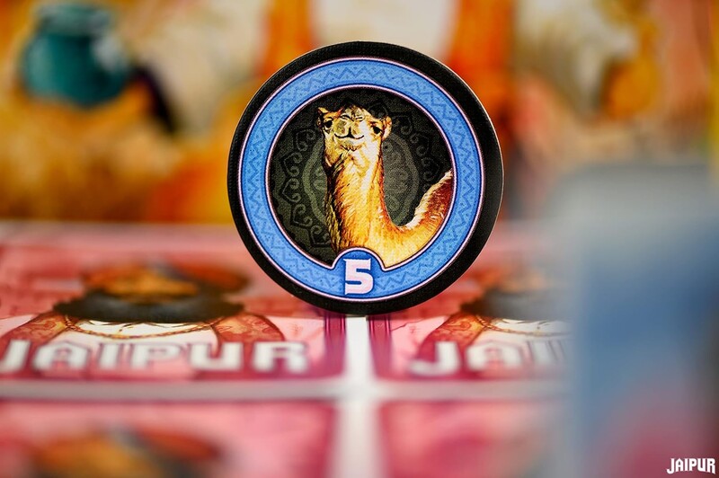 Društvena igra Jaipur - strateška trgovačka igra prikladna za djecu od 10 i više godina, 2 igrača, 30 minuta vremena za igru, razmak