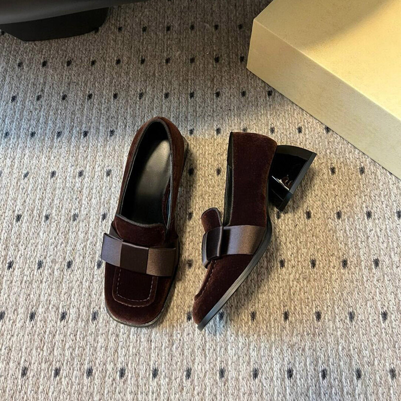 Ženske cipele Francuske baršunaste vrpce s četvrtastim prstima Ženske cipele s plitkim ustima i debelom petom Vrhunske cipele 