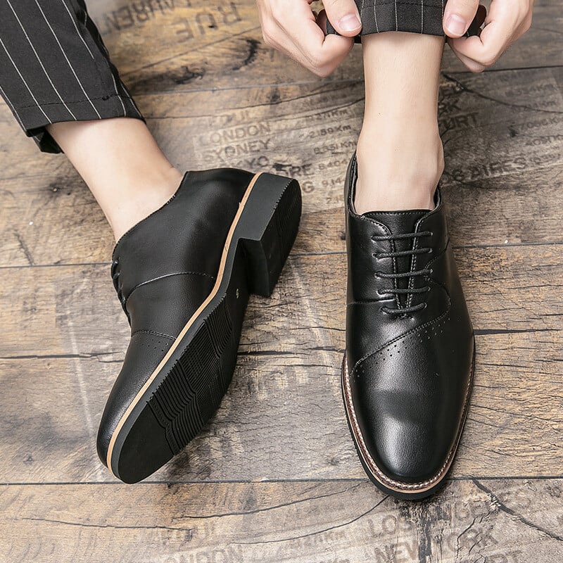 Jesenske svečane kožne cipele Muške špicaste cipele Britanske muške vjenčane kožne cipele na vezanje Poslovne muške cipele Svečane ležerne muške