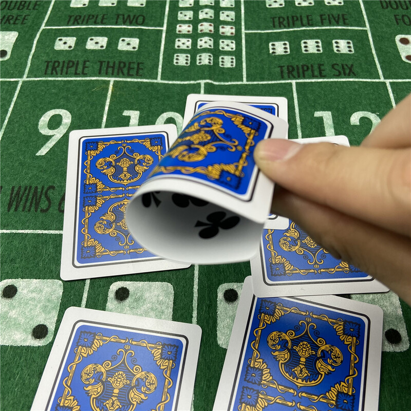 Karte za igranje Vodootporne plastične Baccarat Texas Hold'em poker karte PVC poker Društvene igre Nosive kartaške igre Zabava