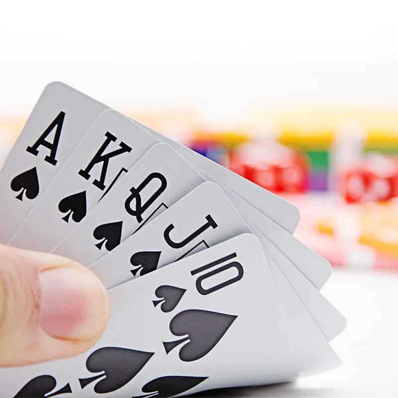 Karte za igranje PVC vodootporne karte za igranje Plastični kristalni pribor za igru Trajni pribor Kreativni dar Praktična šala Poklon za zabavu