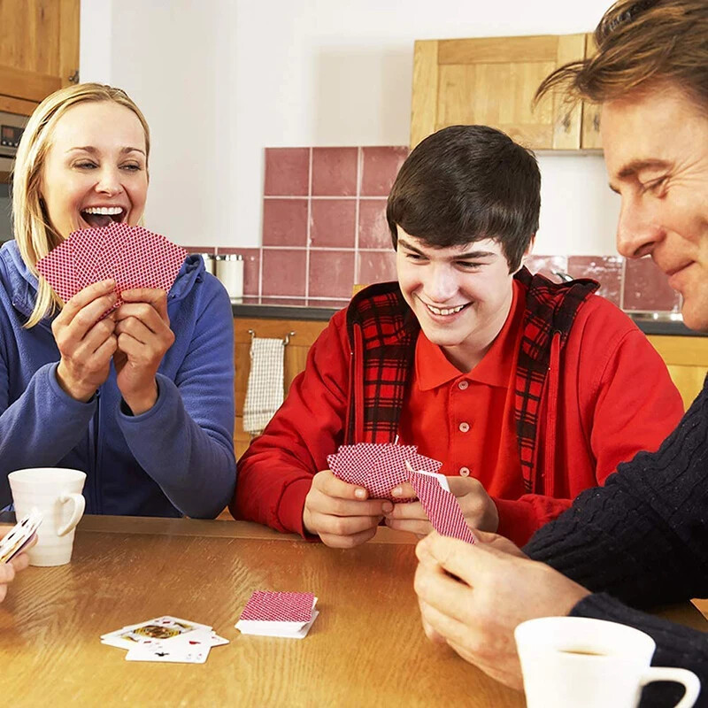 Karte za igranje PVC vodootporne karte za igranje Plastični kristalni pribor za igru Trajni pribor Kreativni dar Praktična šala Poklon za zabavu