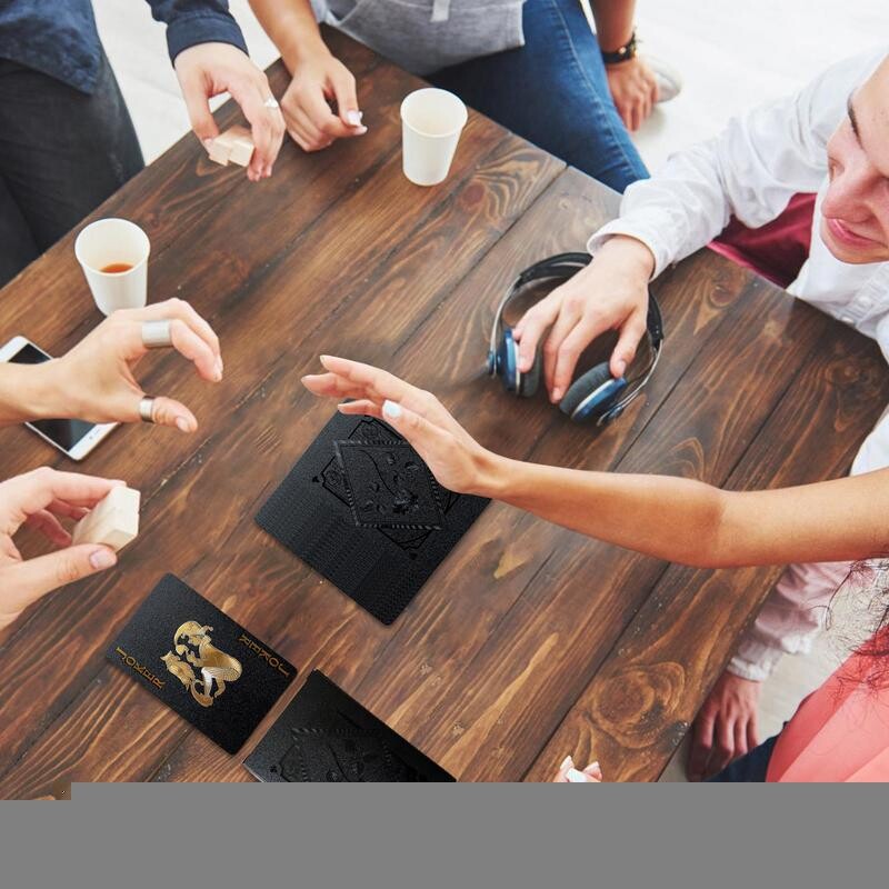 Vandeniui atsparių žaidimų kortelių rinkinys iš 54 kolekcinių žaidimų folijos pokerio vandeniui atsparių suaugusiųjų interaktyvių žaislų šeimos bendravimui