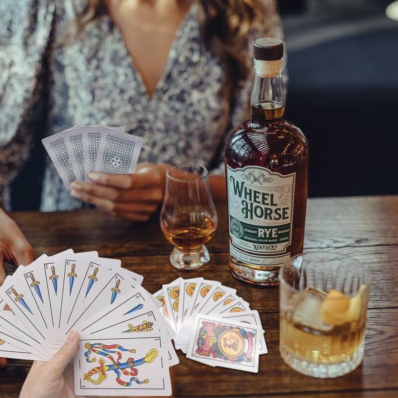 Linksmos ispaniškos žaidimo kortos Ispanijos pokerio žaidimo kortos, atsparios vandeniui 50 kortų kaladė Šeimos vakarėlio stalo žaidimas, atsparus vandeniui vakarėliui