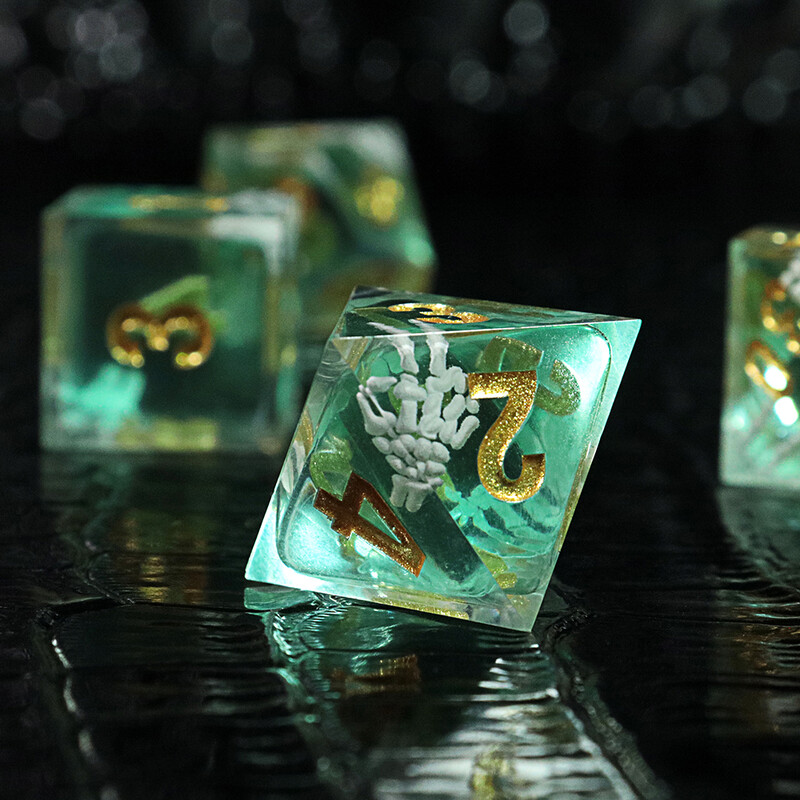 7 броя нови многостранни зарове със скелетна ръка, комплект зарове, които могат да ви накарат да изкрещите от изненада, настолна игра Достъп до парти игра