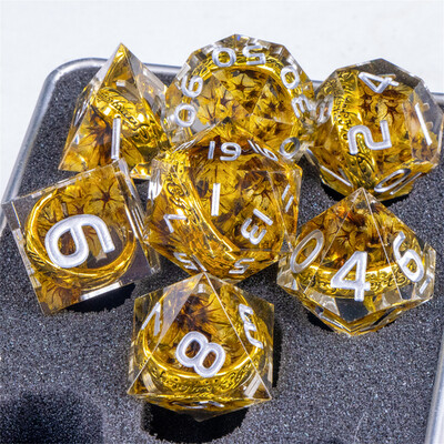 Ring Resin DnD Dice Включва комплект зарове One Rings, комплект полиедрални зарове Lord of Dice, The Ring Dice, dd зарове